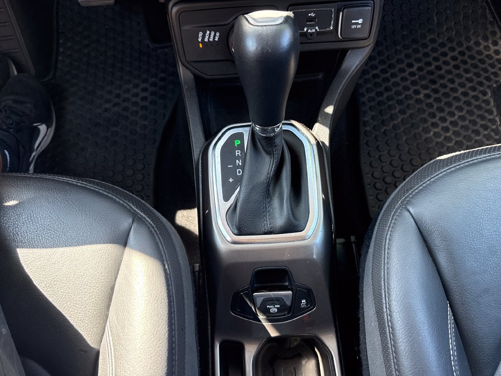 Used 2018 Jeep Renegade Limited w/ UConnect 8.4 Nav Group AWD/4WD image 22