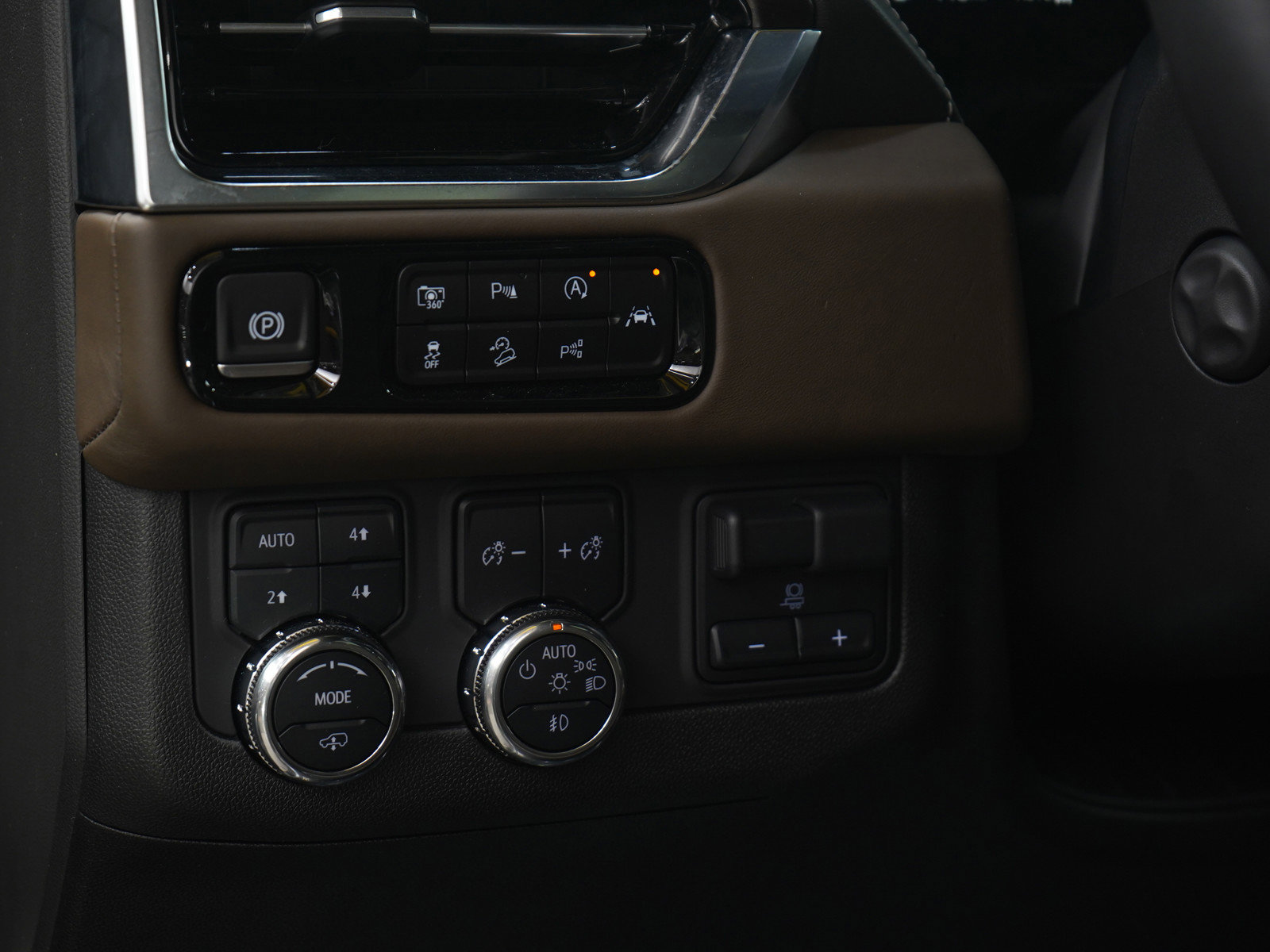 Used 2025 GMC Yukon Denali Ultimate w/ LPO, Floor Liner Package image 29