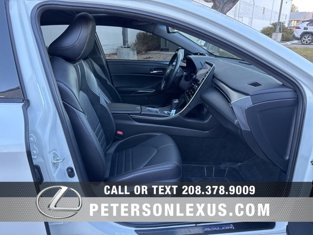 Used 2022 Toyota Avalon XSE image 12