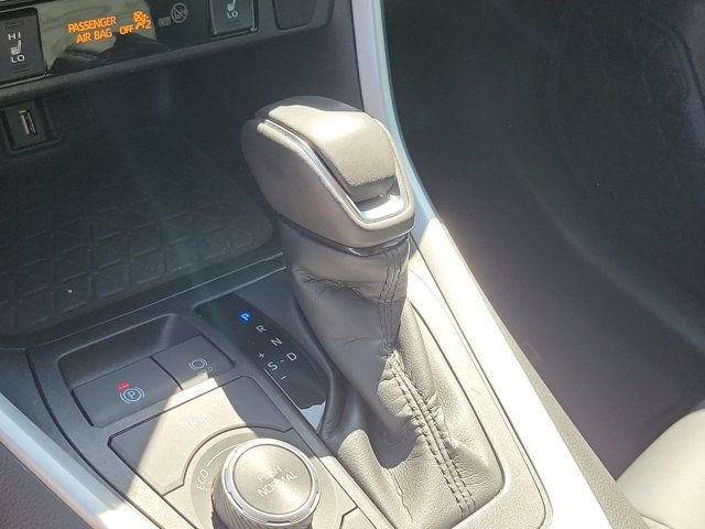 Used 2021 Toyota RAV4 XLE Premium image 25