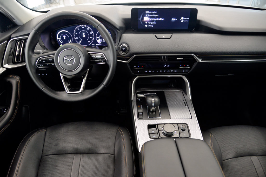 Certified 2024 MAZDA CX-90 Plug-In Hybrid w/ Premium Pkg AWD/4WD image 17