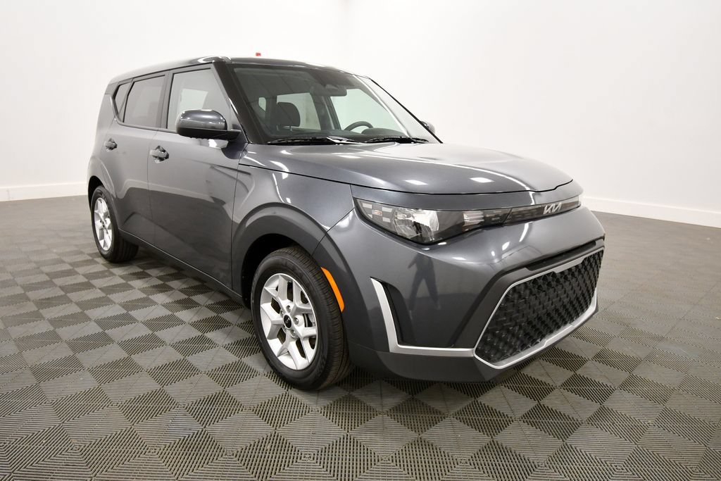 Certified 2025 Kia Soul LX FWD image 10