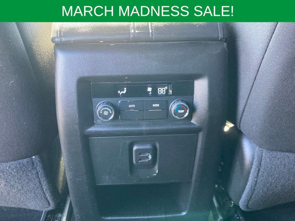 Used 2023 Chevrolet Traverse LT image 22