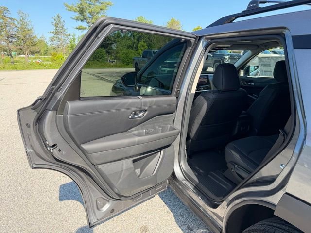 New 2026 Nissan Pathfinder SL AWD/4WD image 17