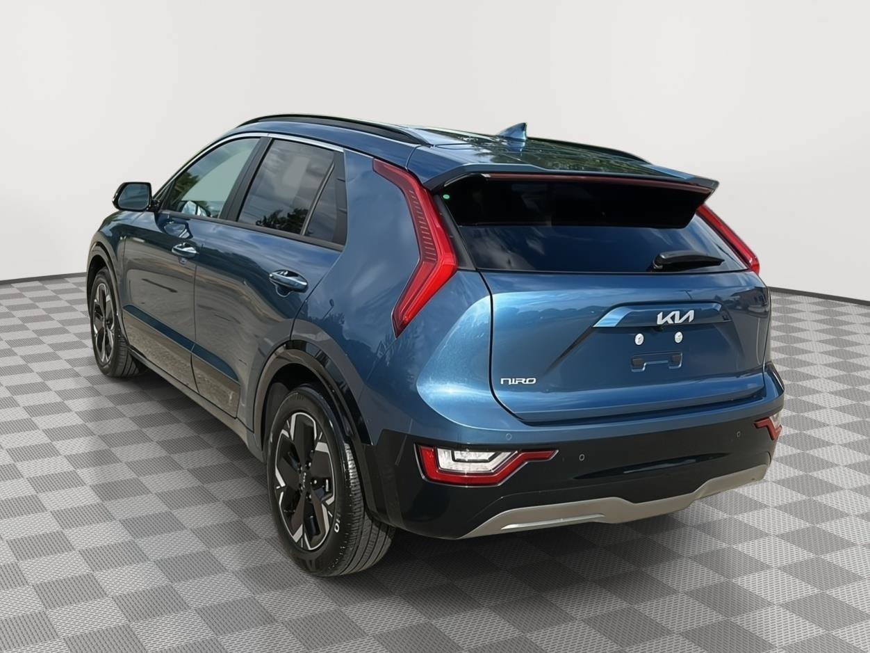 Used 2023 Kia Niro Wave w/ Wave Preserve Package FWD image 7