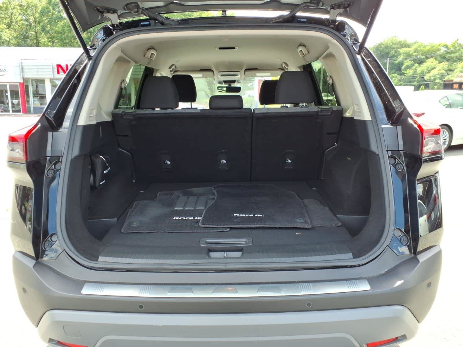 Certified 2023 Nissan Rogue SV AWD/4WD image 16