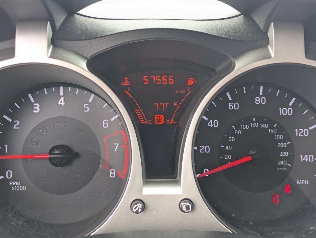 Used 2014 Nissan Juke SV AWD/4WD image 22