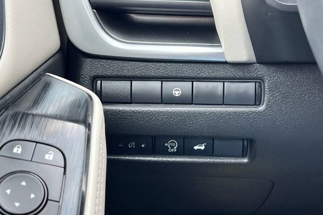 Used 2023 Nissan Rogue SV w/ SV Premium B Package FWD image 36