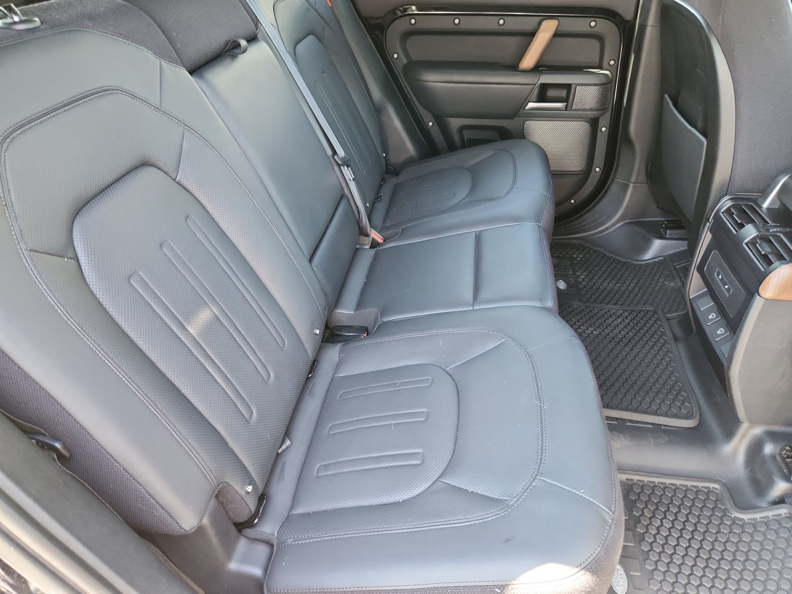 Used 2023 Land Rover Defender 110 X AWD/4WD image 18