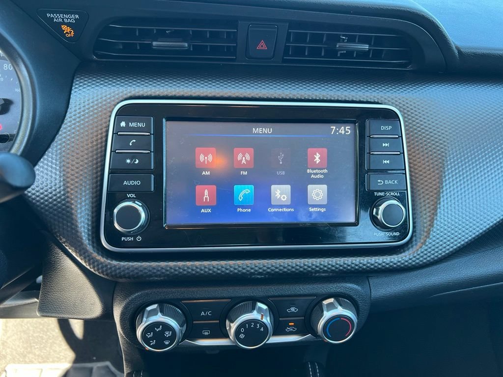Used 2018 Nissan Kicks S FWD image 33