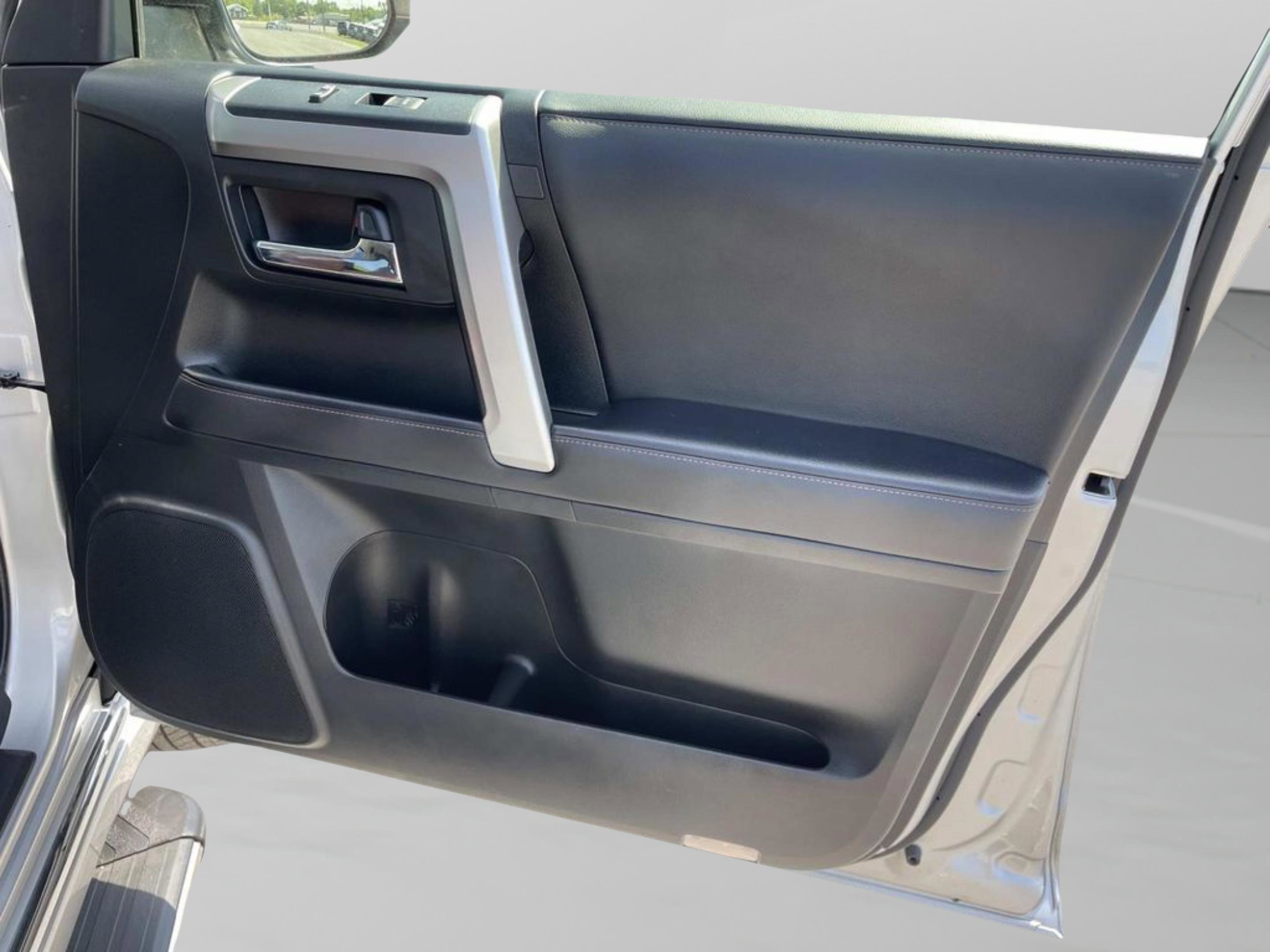 Used 2024 Toyota 4Runner Limited image 17