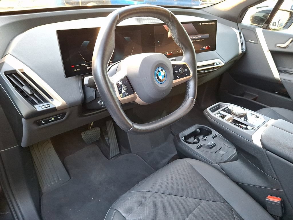 Used 2024 BMW iX xDrive50 w/ Sport Package AWD/4WD image 9