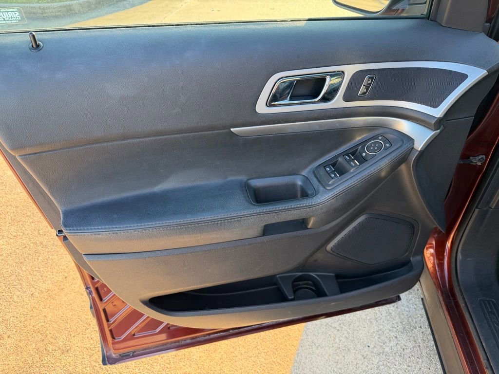 Used 2015 Ford Explorer XLT w/ Equipment Group 202B image 11