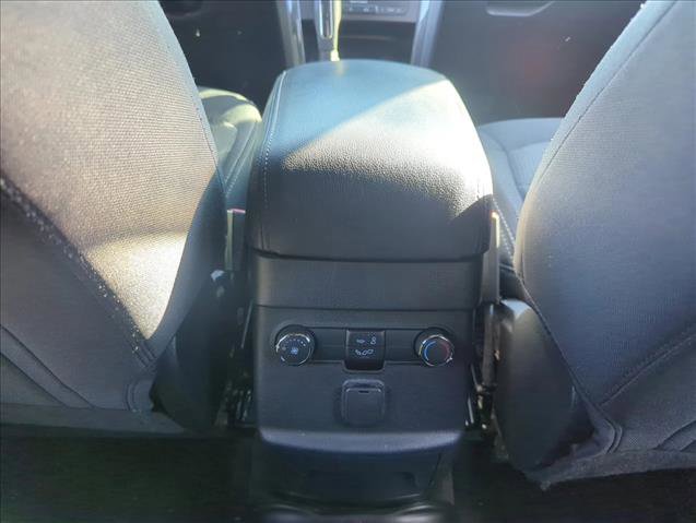 Used 2017 Ford Explorer XLT image 15