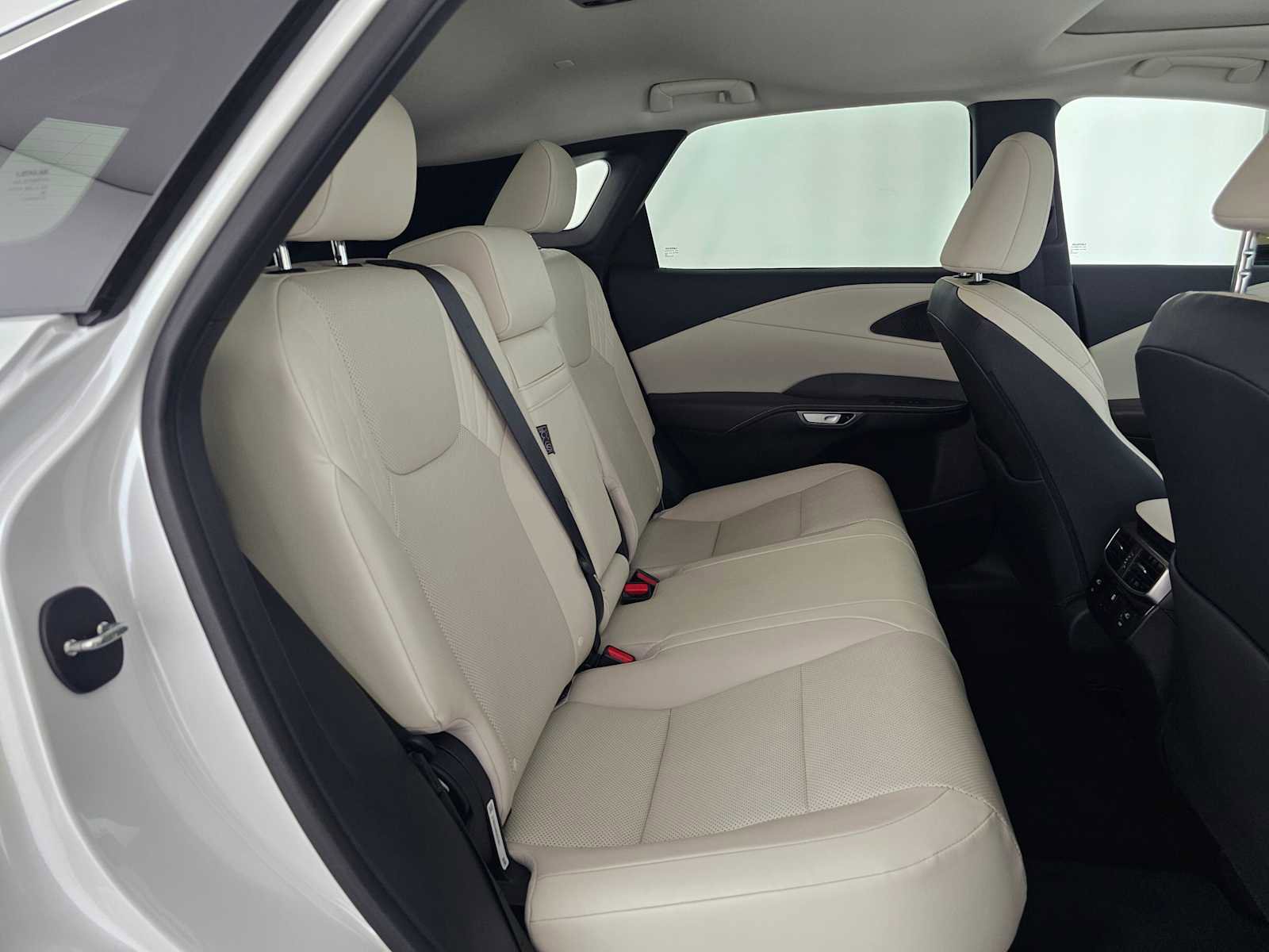 Used 2024 Lexus RX 350 FWD w/ Technology Package image 12