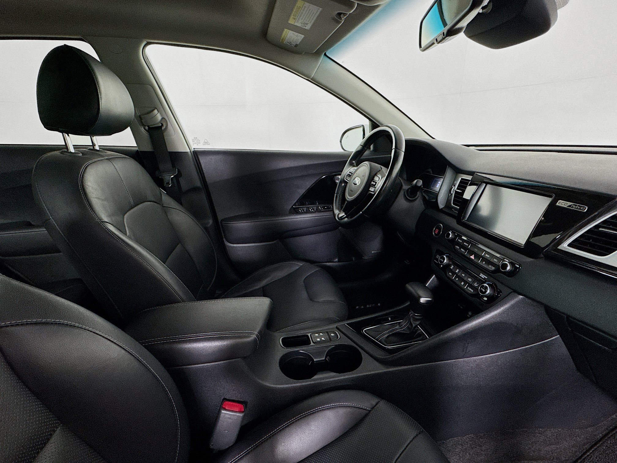 Used 2019 Kia Niro Touring FWD image 27
