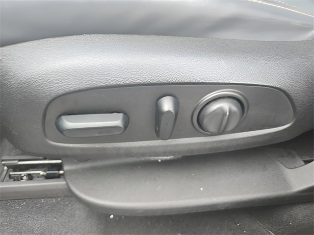 Used 2018 Buick Enclave Essence image 11