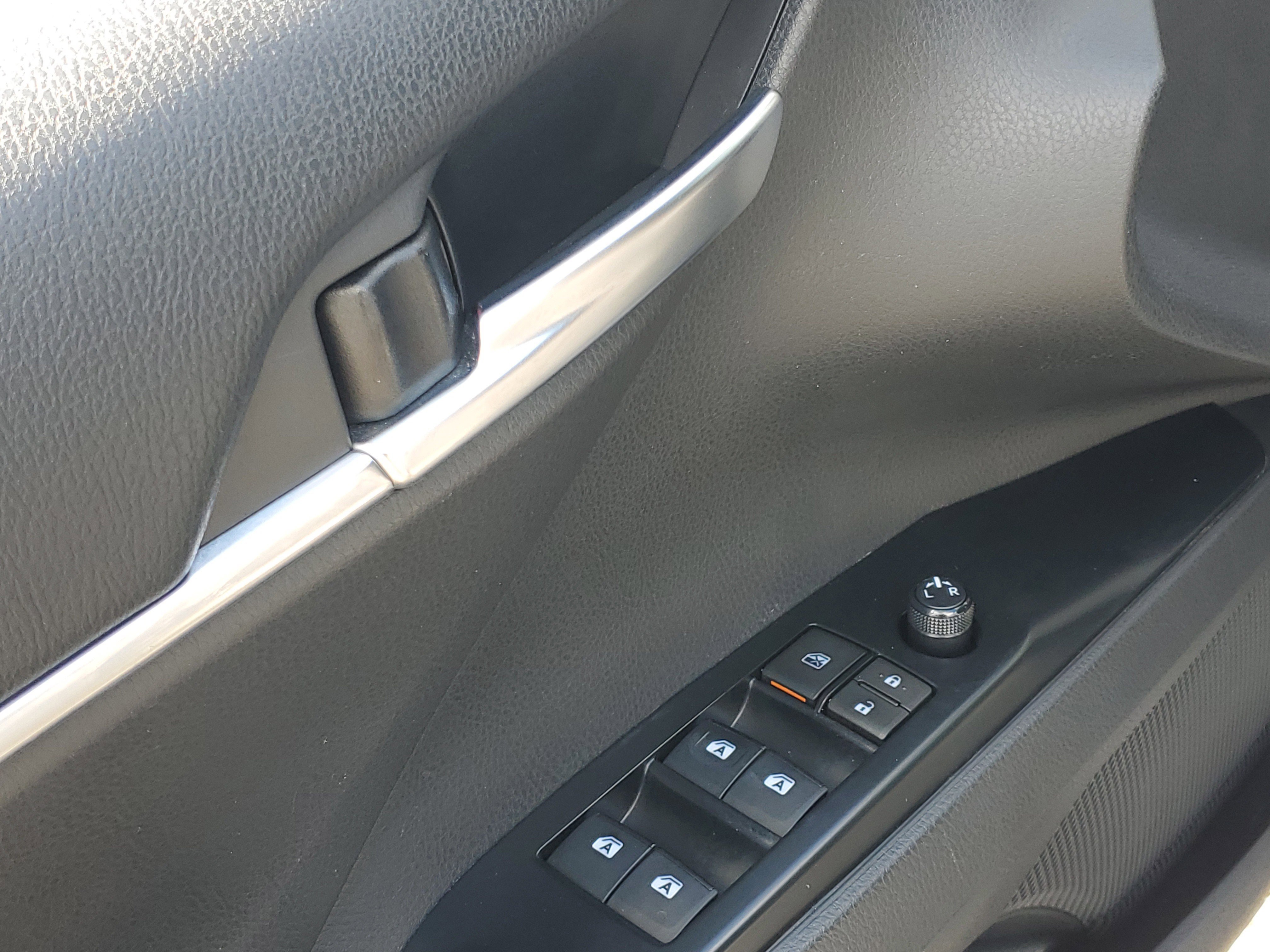 Certified 2018 Toyota Camry LE w/ Convenience Package image 19