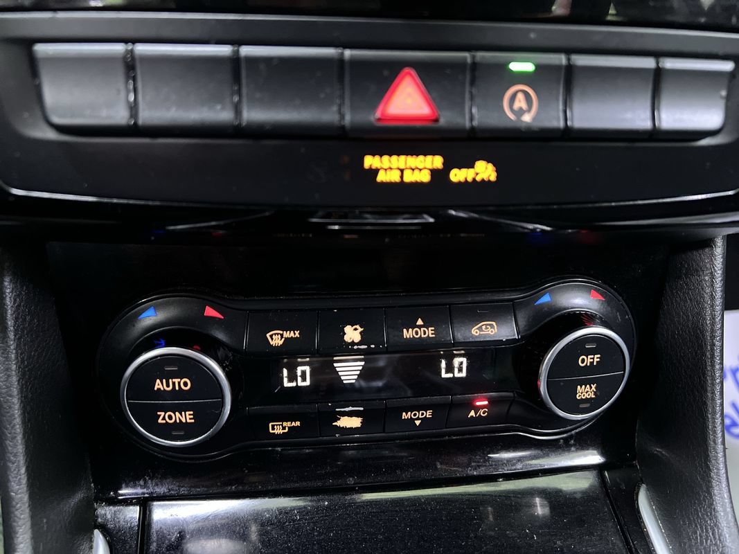 Used 2017 INFINITI QX30 FWD image 22