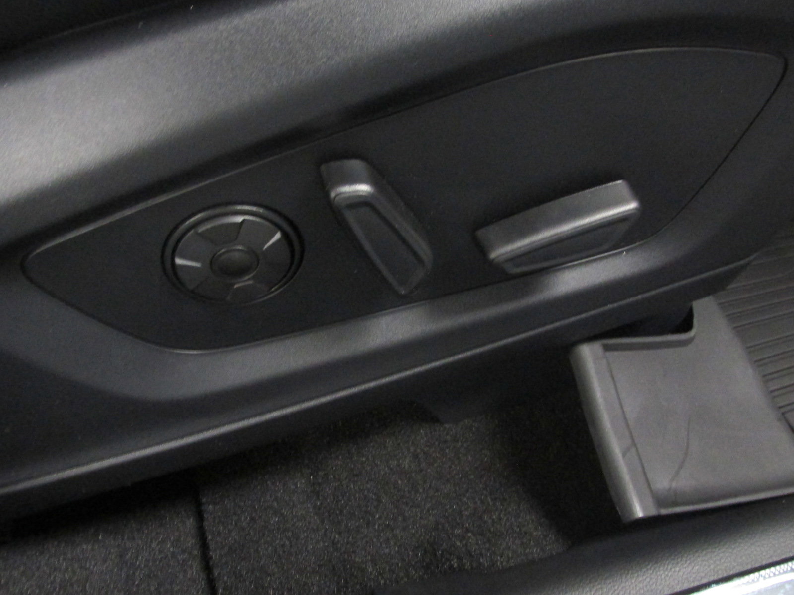 New 2025 Ford Explorer ST w/ Sun And Sound Package image 27