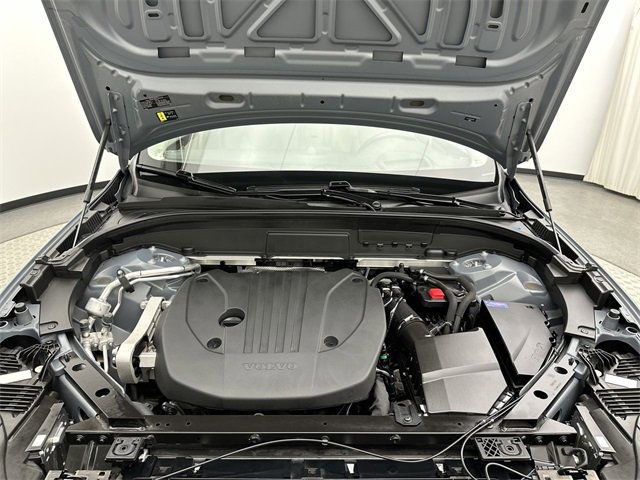 Certified 2023 Volvo XC60 B5 Ultimate w/ Climate Package image 26