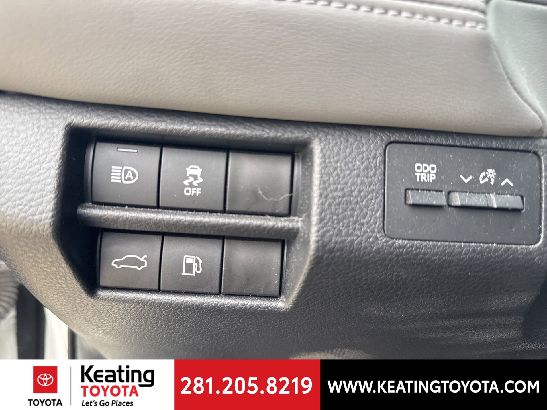 Used 2022 Toyota Avalon XLE image 18