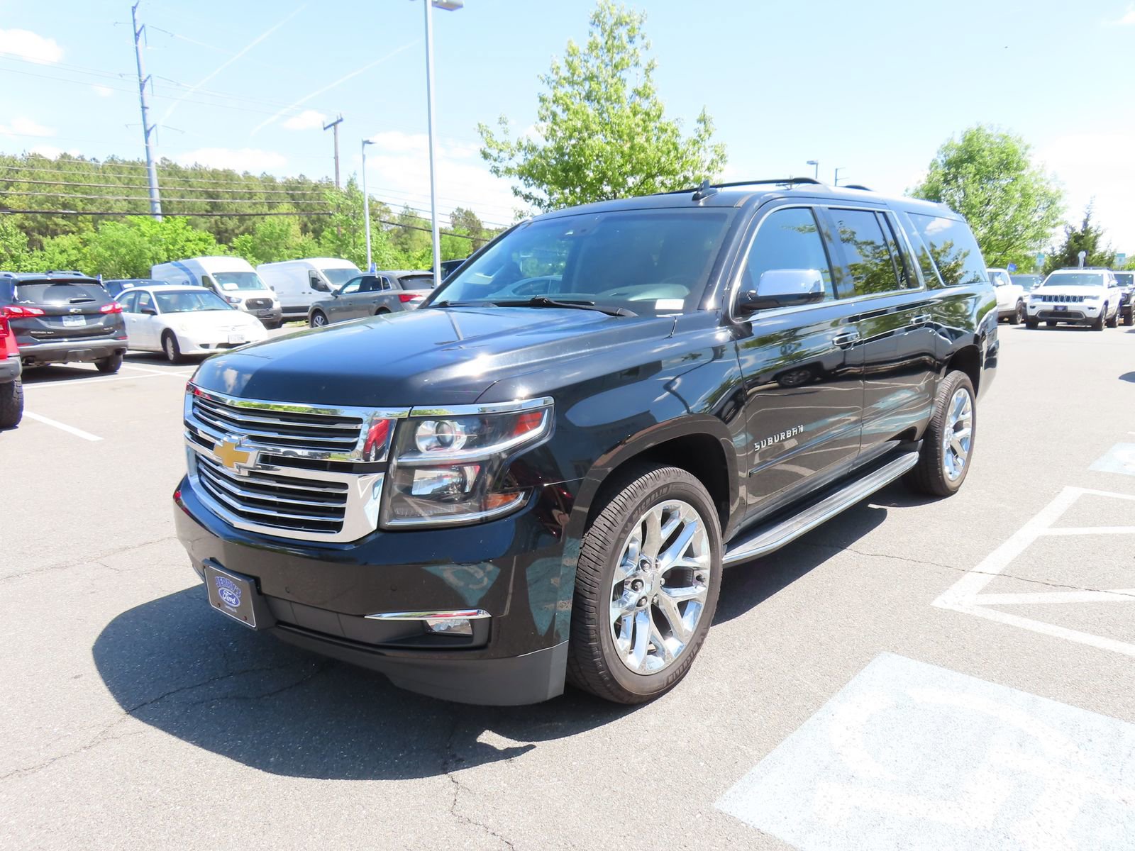 Used 2017 Chevrolet Suburban Premier AWD/4WD image 3