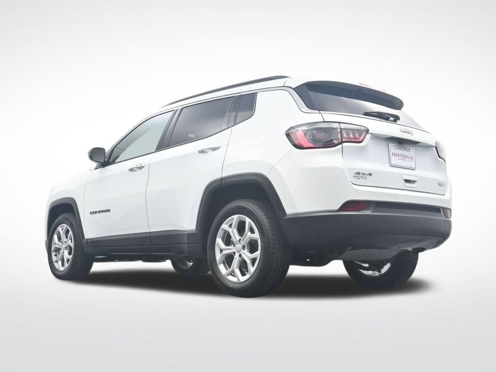 Used 2024 Jeep Compass Latitude image 36