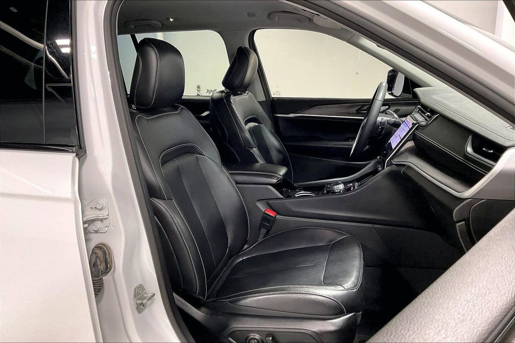 Used 2023 Jeep Grand Cherokee Limited image 10