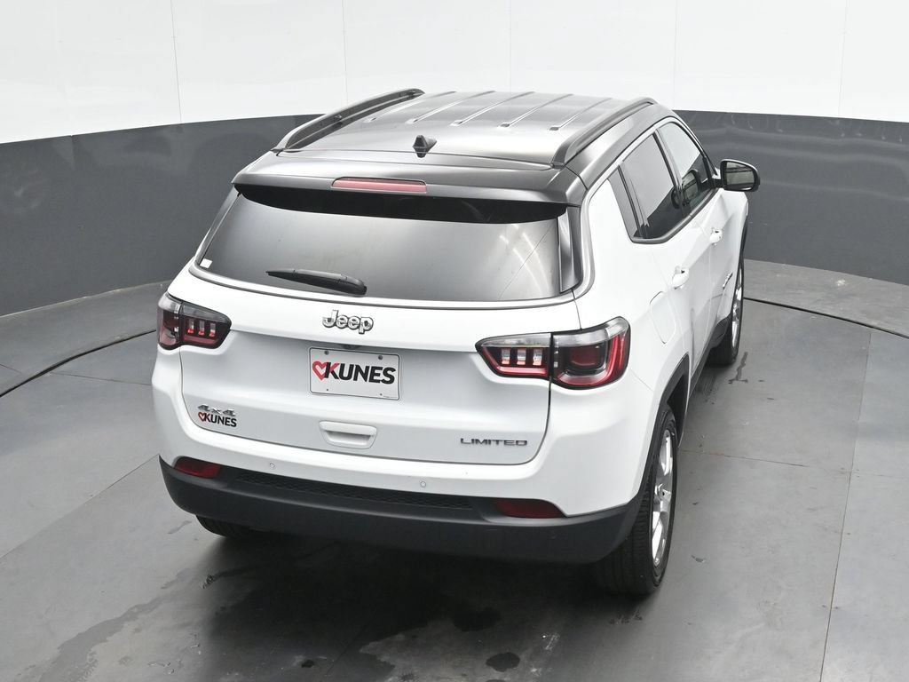 Used 2025 Jeep Compass Limited AWD/4WD image 29