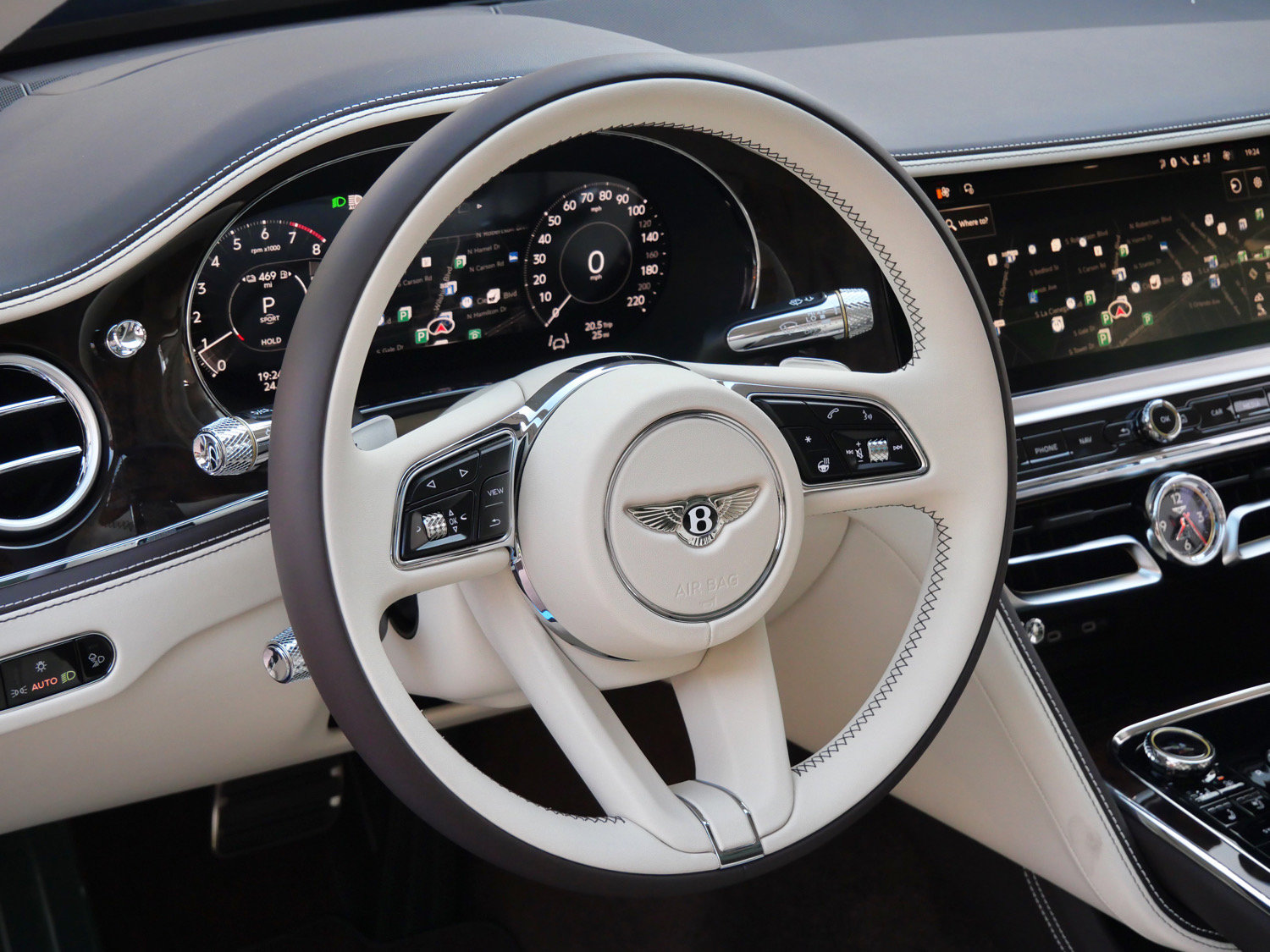 New 2026 Bentley Flying Spur V8 AWD/4WD image 14