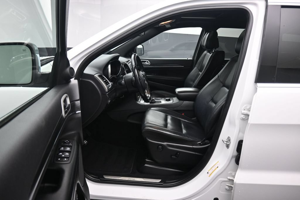 Used 2020 Jeep Grand Cherokee Limited AWD/4WD image 11