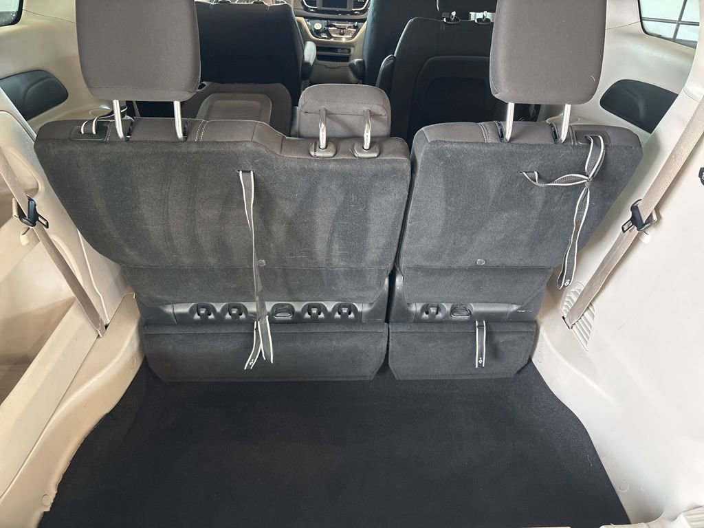 Used 2023 Chrysler Voyager LX image 22