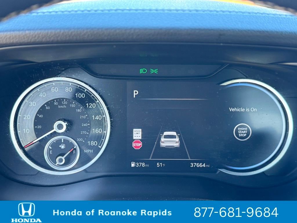 Used 2024 Genesis G70 2.5T image 7