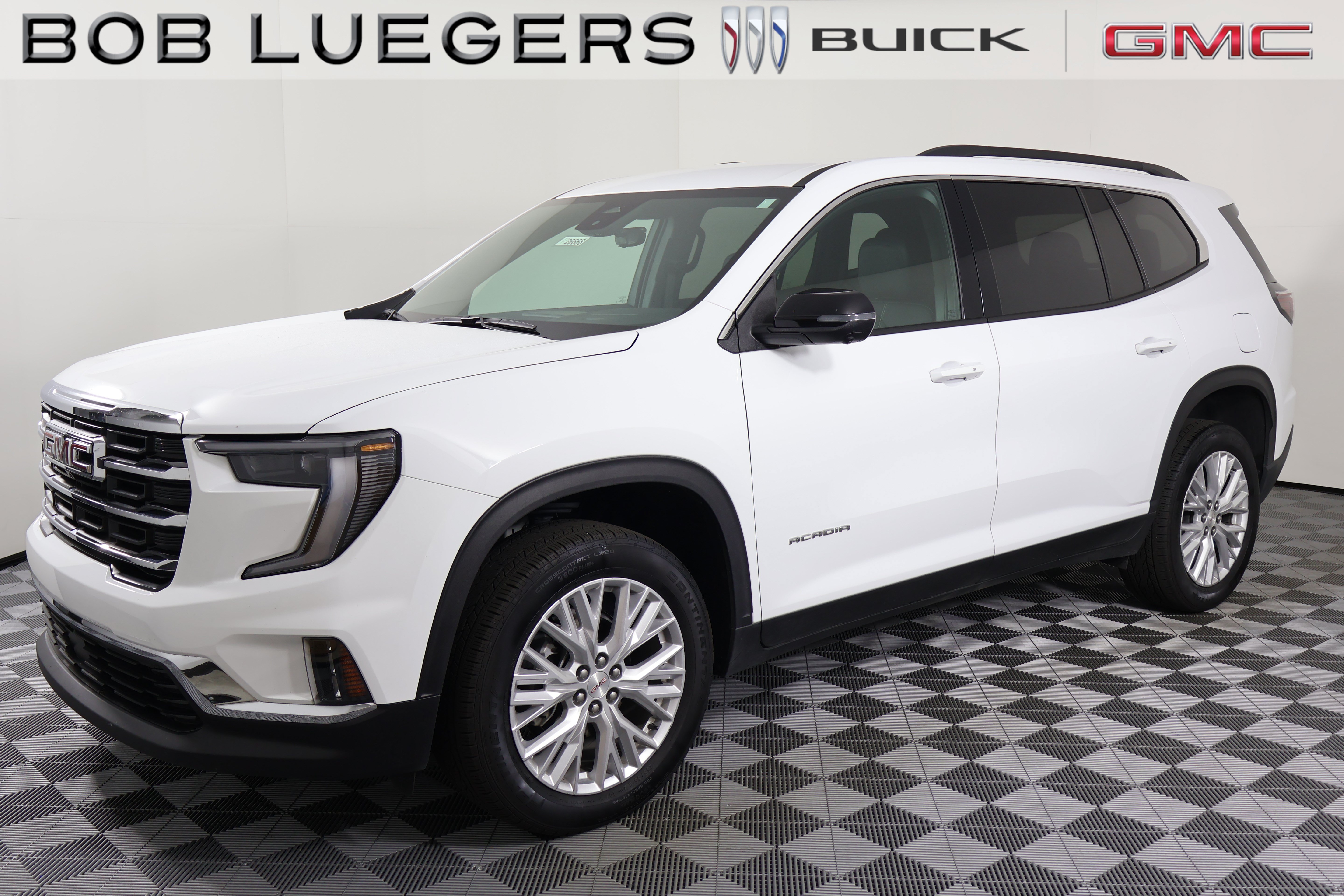 Certified 2026 GMC Acadia Elevation w/ Elevation Premium Package AWD/4WD image 3