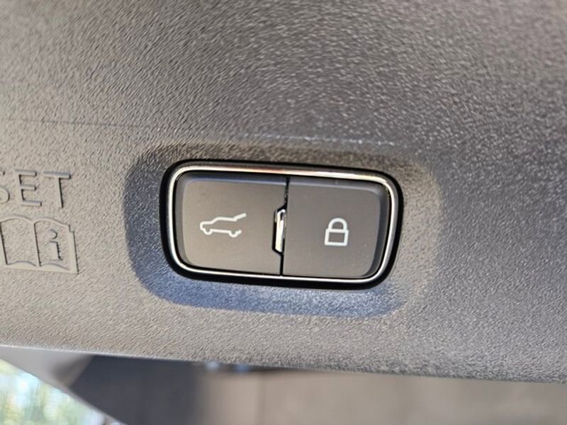 New 2025 Ford Expedition Platinum w/ Stealth Performance Package image 13