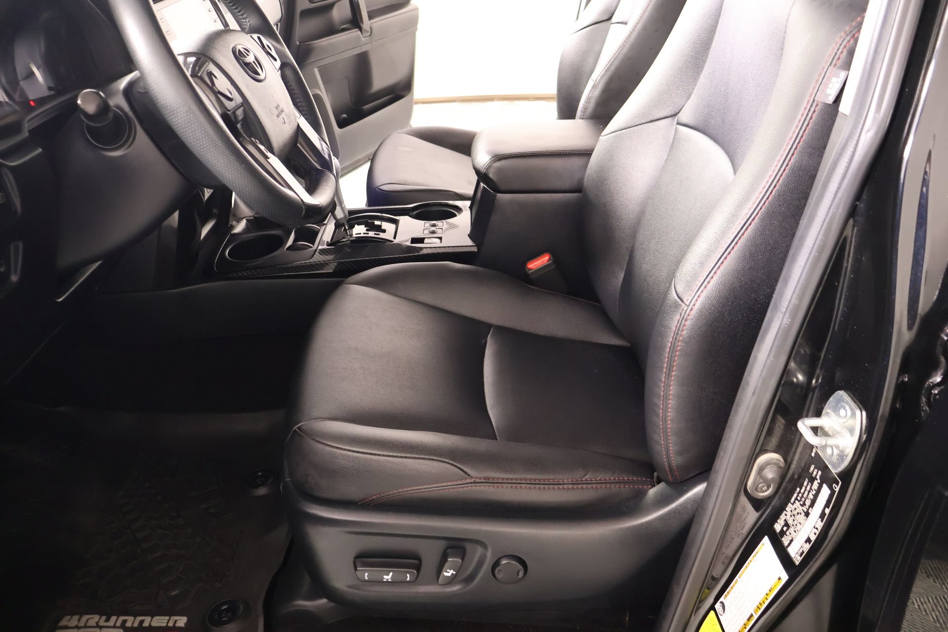 Used 2022 Toyota 4Runner TRD Off-Road Premium AWD/4WD image 13