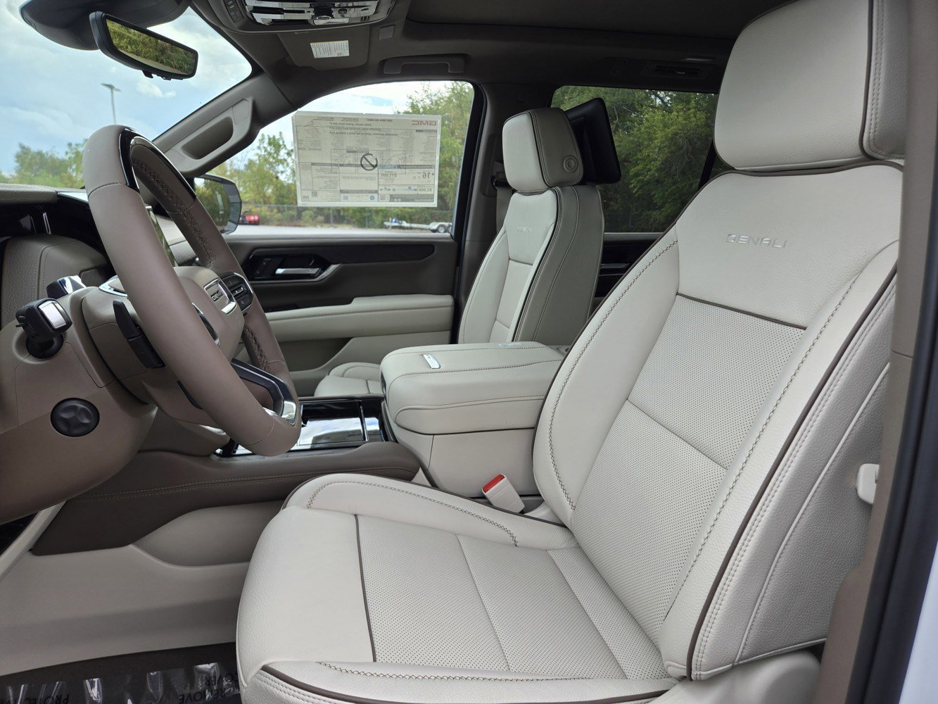 New 2026 GMC Yukon Denali w/ Denali Reserve Package image 18