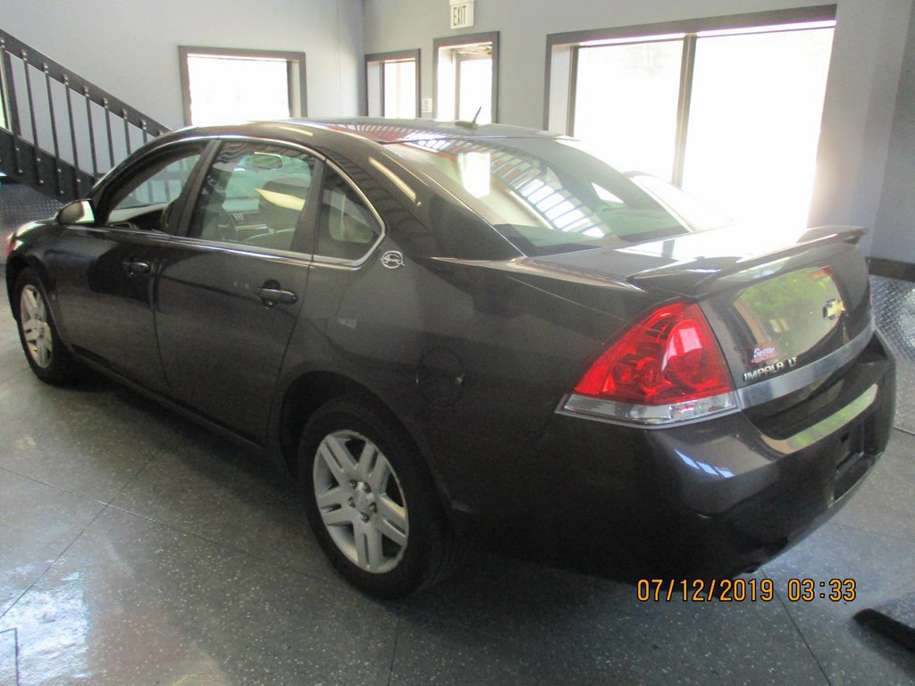Used 2008 Chevrolet Impala LT FWD image 4