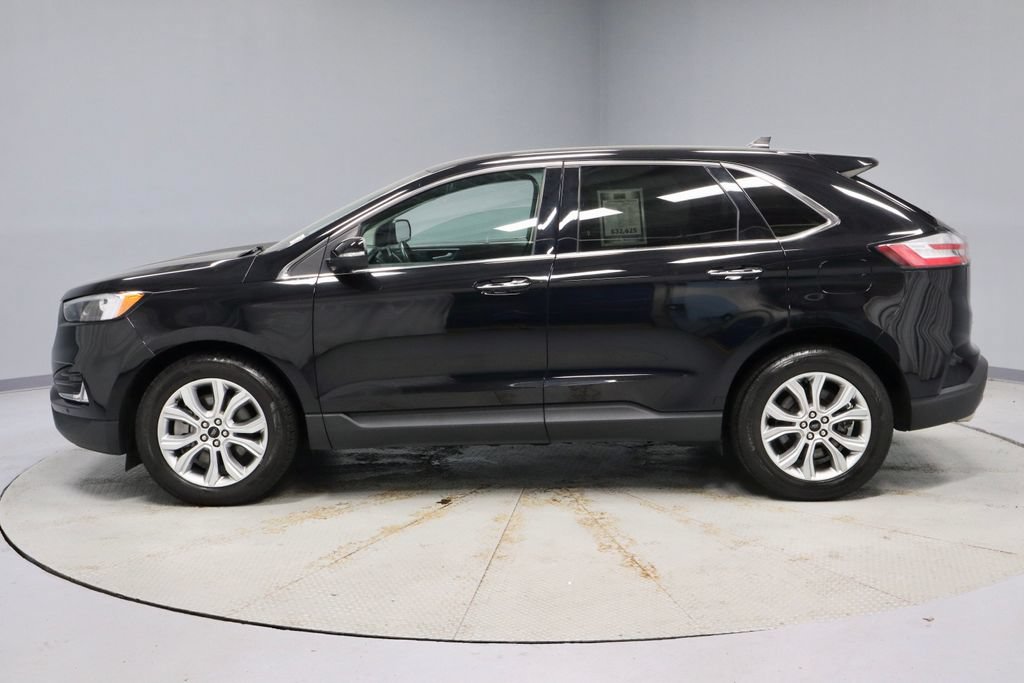 Certified 2024 Ford Edge Titanium AWD/4WD image 9