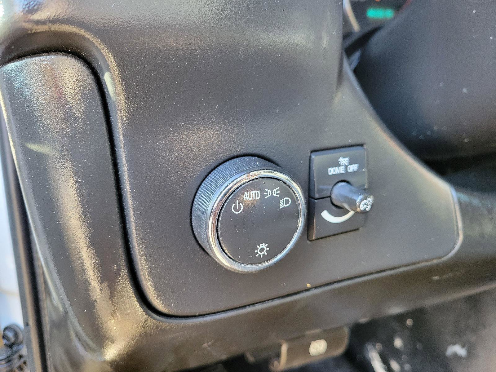 Used 2015 Chevrolet Express 2500 image 7