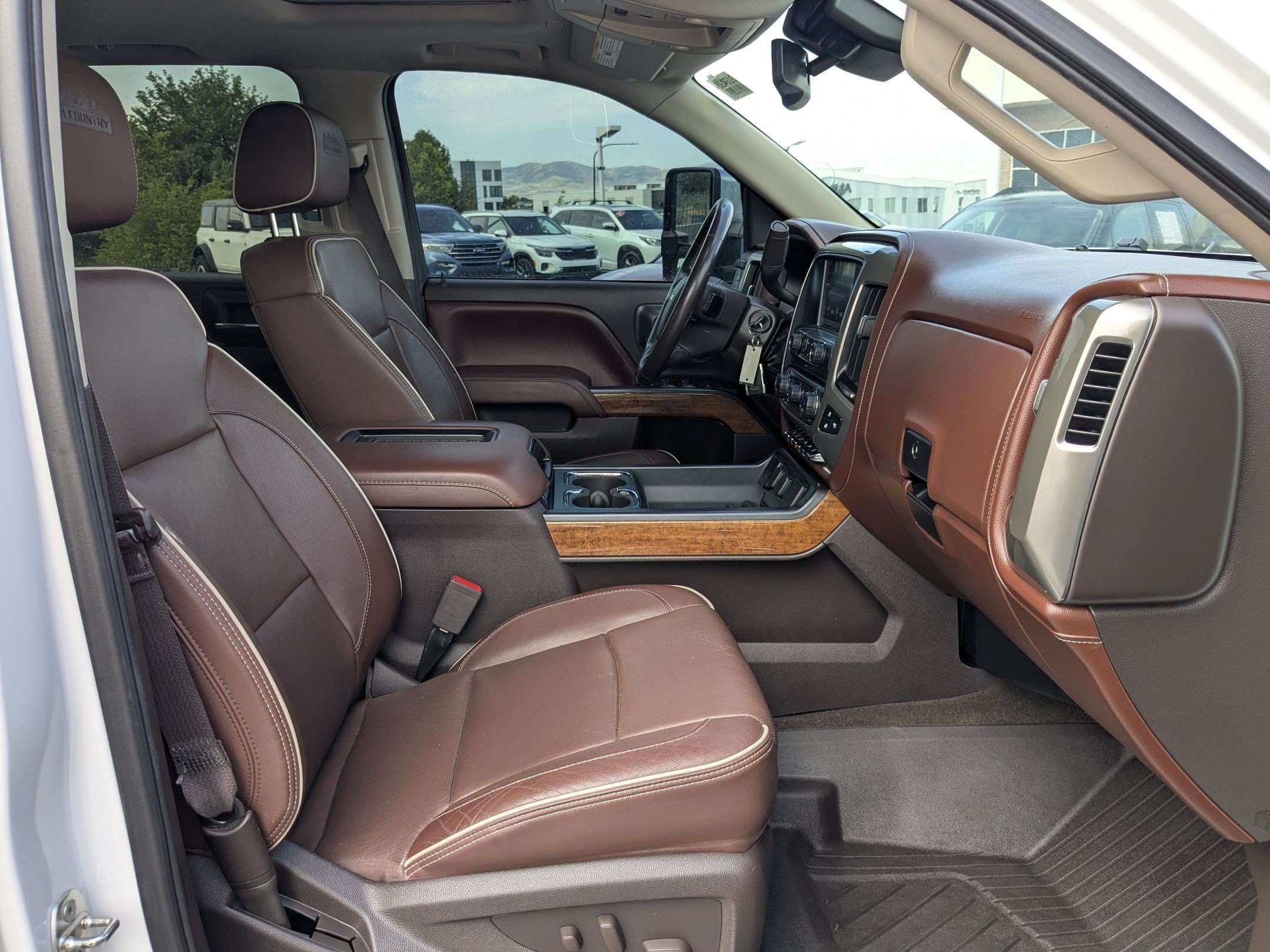 Used 2017 Chevrolet Silverado 1500 High Country w/ High Desert Package AWD/4WD image 27