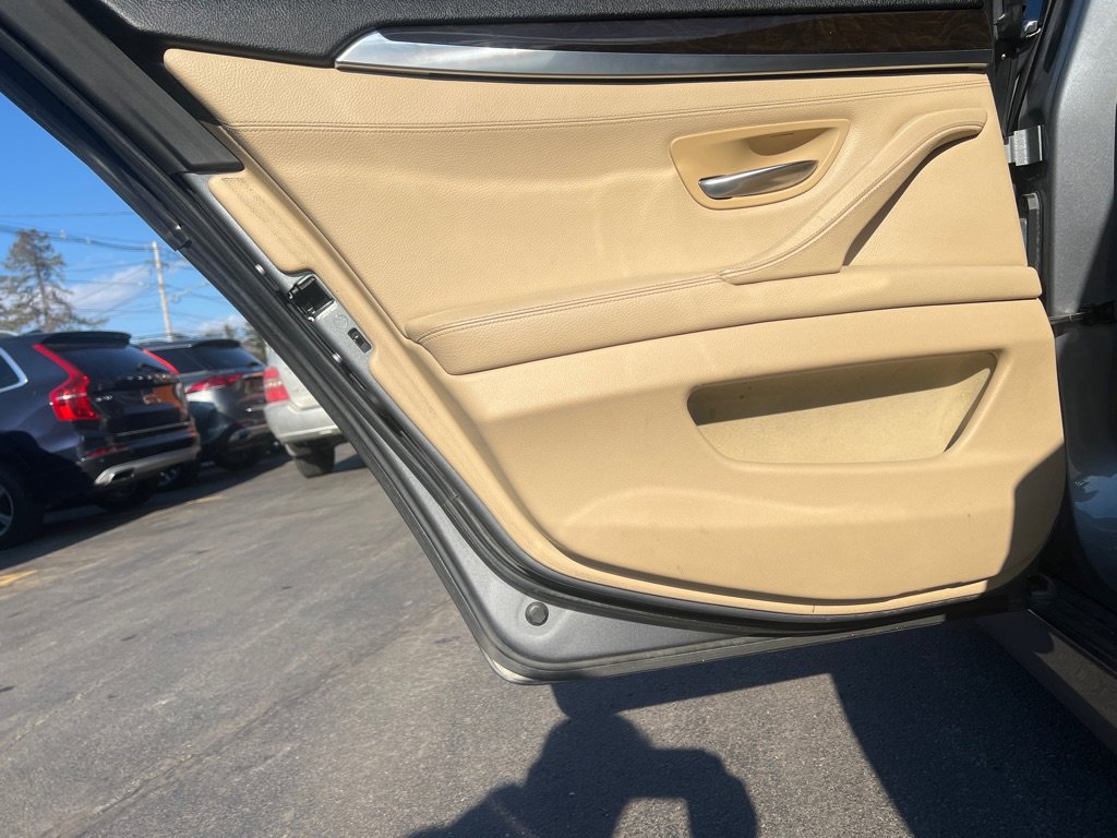 Used 2011 BMW 528i Sedan RWD image 12