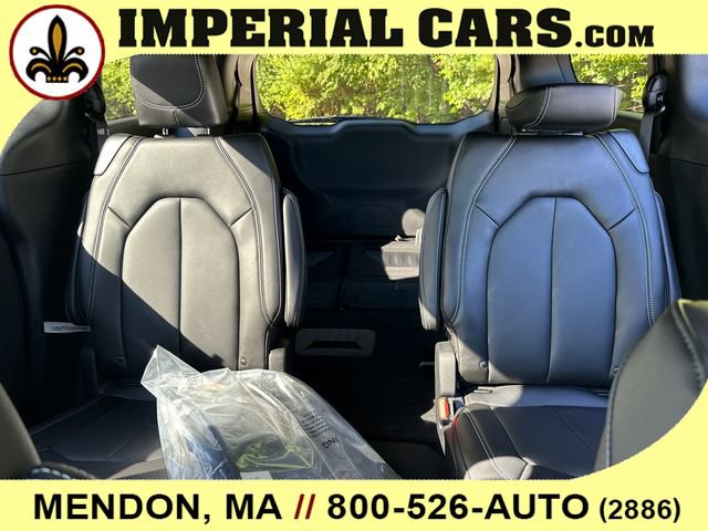 New 2027 Chrysler Pacifica Select AWD/4WD image 34