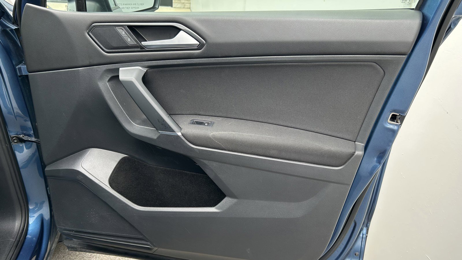 Used 2018 Volkswagen Tiguan S image 18