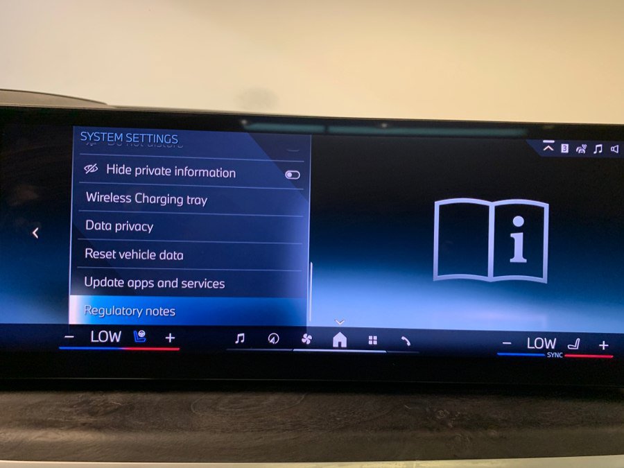 Used 2025 BMW X7 xDrive40i w/ M Sport Package AWD/4WD image 51