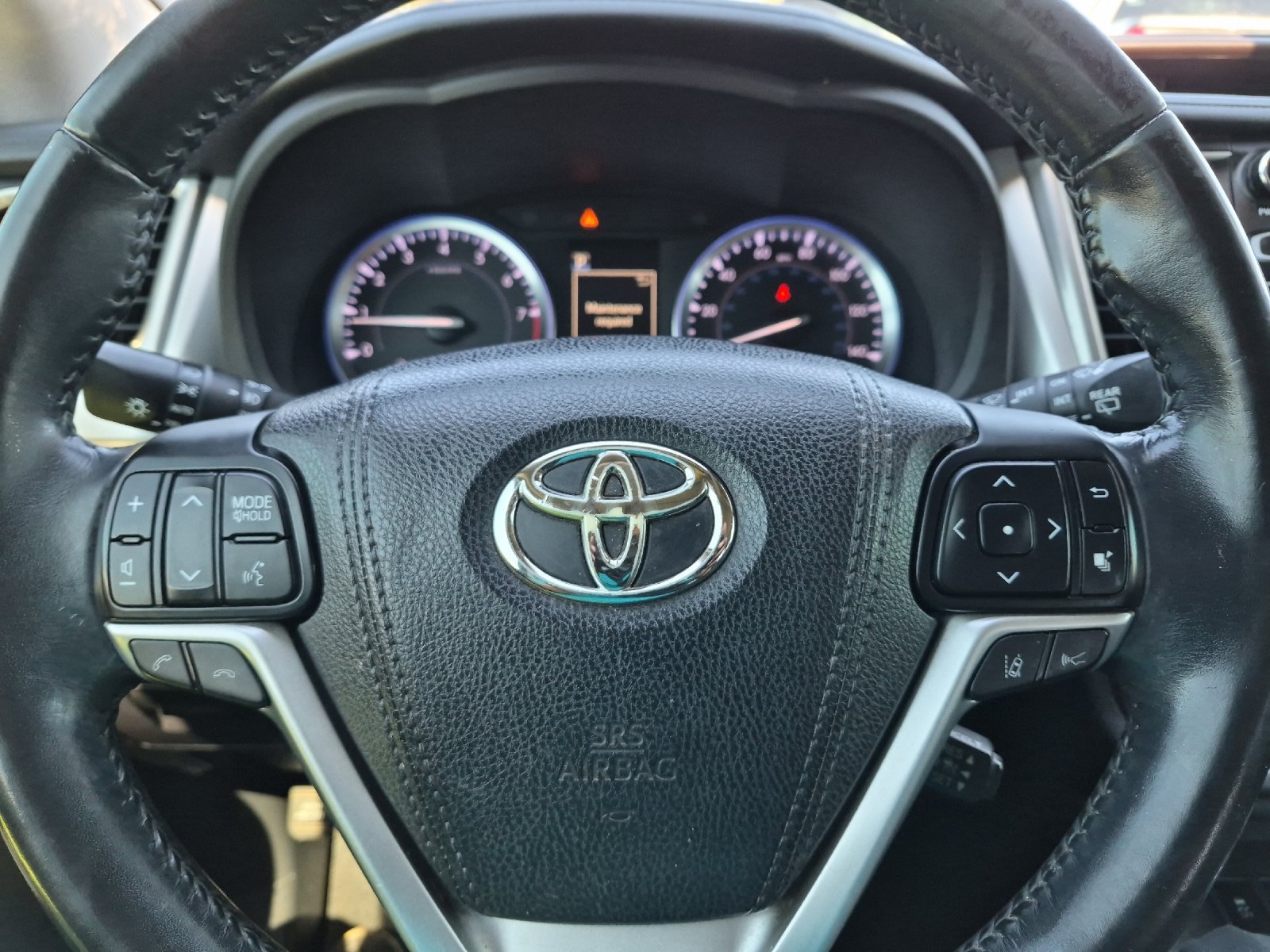 Used 2017 Toyota Highlander XLE AWD/4WD image 24