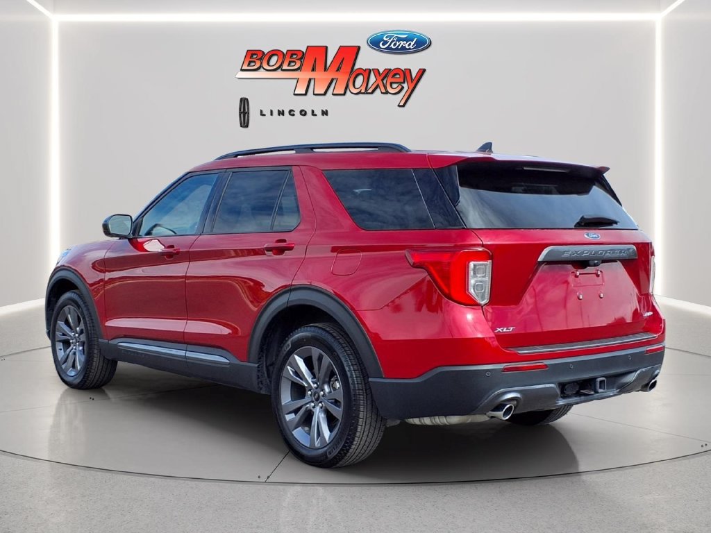 Used 2024 Ford Explorer XLT w/ Equipment Group 202A AWD/4WD image 6