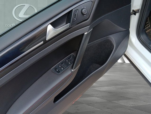 Used 2016 Volkswagen GTI SE image 8