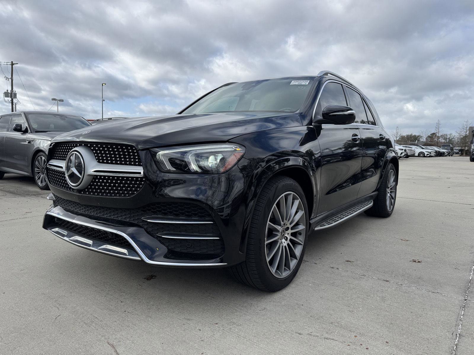 Certified 2022 Mercedes-Benz GLE 350 4MATIC w/ AMG Line Exterior image 3
